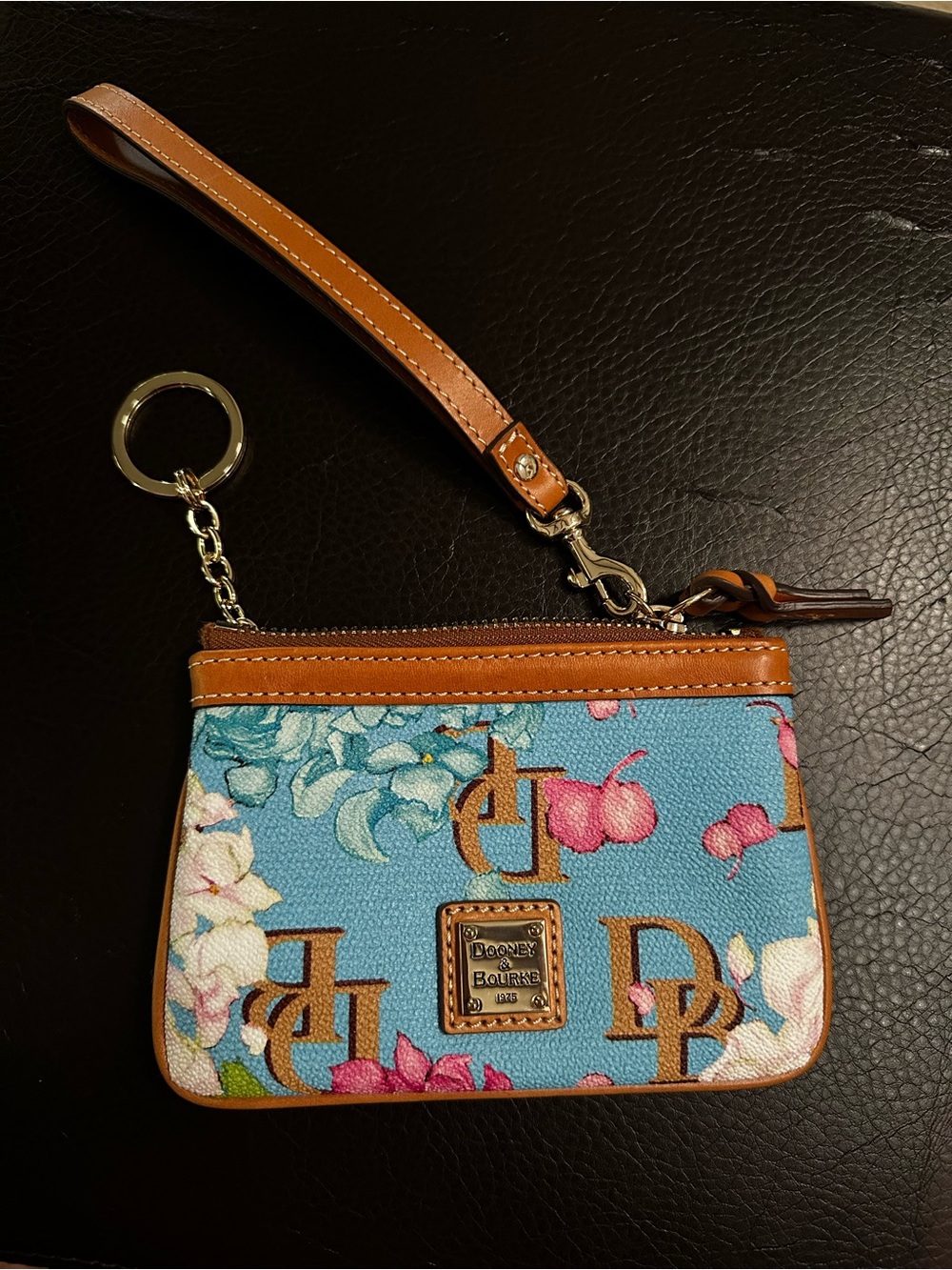 Dooney & Bourke Blue Hydrangea Wristlet with Tan Leather Trim NEW
